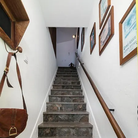 Casa Estabulo- Cozy Rustic Loft Touro 펜션 *