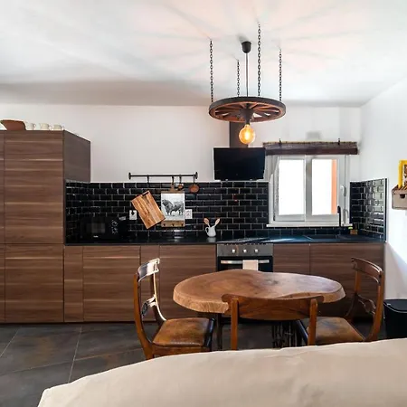 Casa Estabulo- Cozy Rustic Loft Touro *