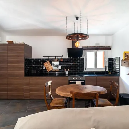 Casa Estabulo- Cozy Rustic Loft Touro *