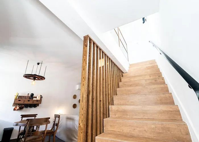 Casa Estabulo- Cozy Rustic Loft Touro Hébergement de vacances *