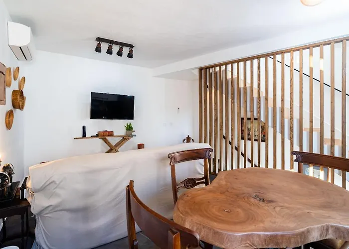 Hébergement de vacances Casa Estabulo- Cozy Rustic Loft Touro Estômbar