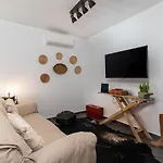 Casa Estabulo- Cozy Rustic Loft Touro بيت للعطل
